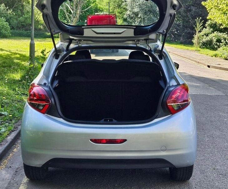 Peugeot, 208, Hatchback, 2015, Manual, 999 (cc), 3 doors