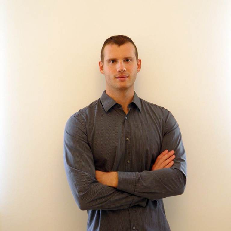 Experienced maths and physics tutor (all levels)