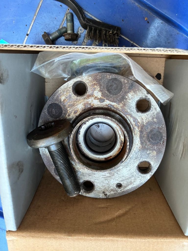 2 car hub bearings