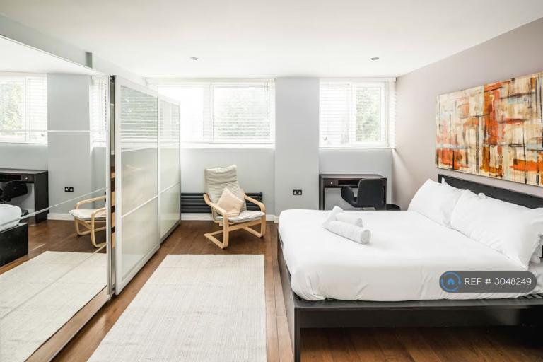 1 bedroom in Levana Close, London, SW19 (#3048249)