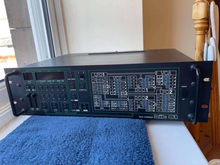 Crumar Bit 01 - Vintage 6 Voice Hybrid Synthesiser 