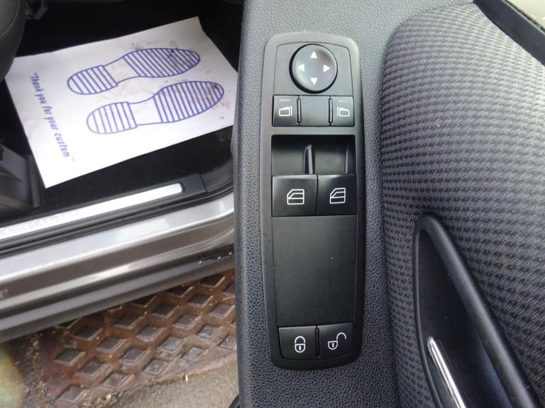 2010 Mercedes-Benz A-Class 2.0 A160 CDI Classic SE 5dr HATCHBACK Diesel Manual