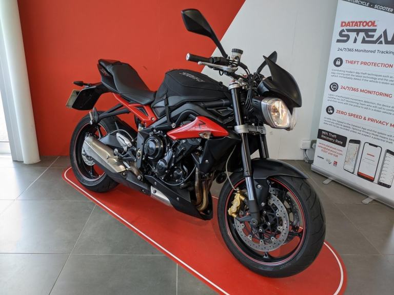 2015 TRIUMPH STREET TRIPLE R BLACK/RED 1 OWNER FROM NEW SUPERB BIKE TANK COVER 