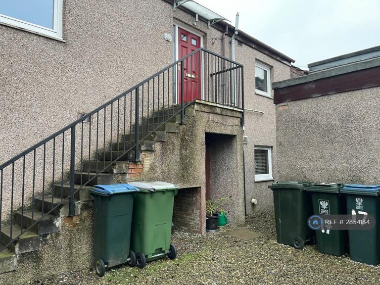 2 bedroom flat in George Street, Coupar Angus, Blairgowrie, PH13 (2 bed) (#2854184)