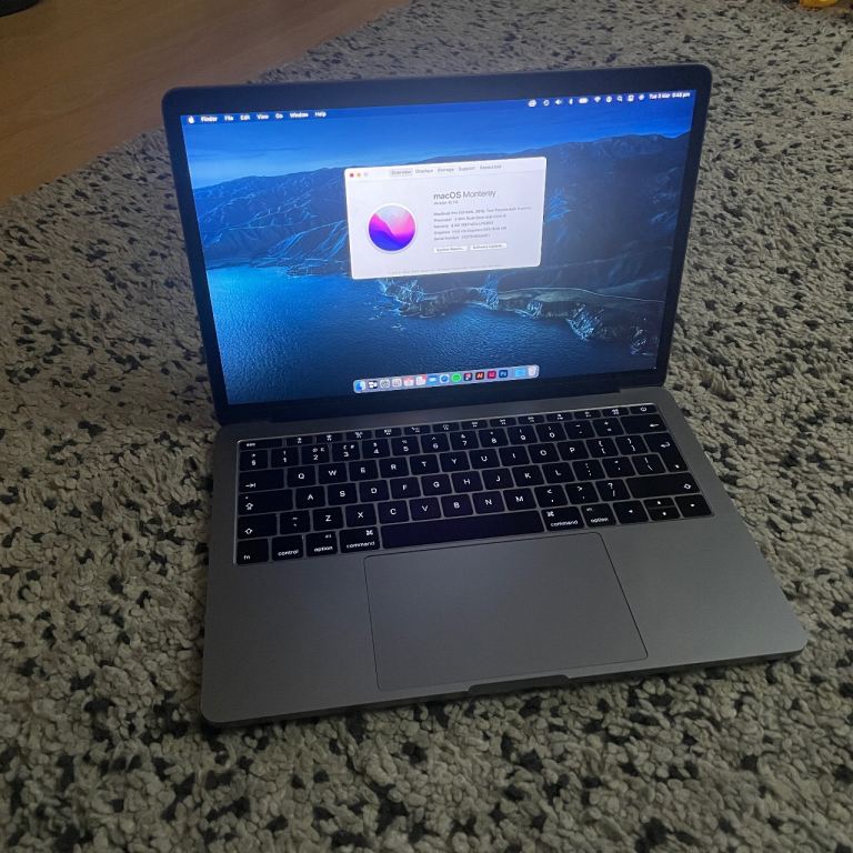 Apple MacBook Pro 13" (2016) – 2.0GHz i5 – 8GB RAM – 250GB SSD *Great Condition*