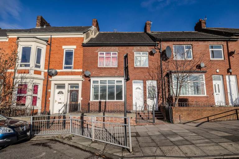 One bedroom ground floor flat, Armstrong Road, Newcastle, NE4 8QP