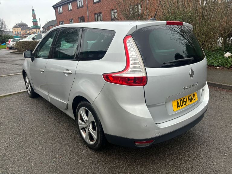 renault grand scenic 7 seater mpv 