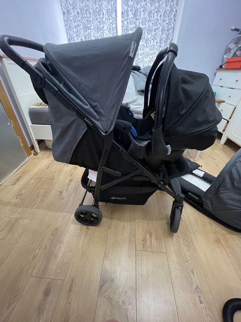 Hauck Trio 4 baby push chair