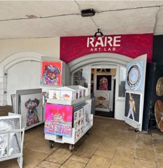 BRIGHTON BEACHFRONT ART / CREATIVE STUDIO & RETAIL SPACE / WORKSHOP – LEASE FOR SALE – £15,000