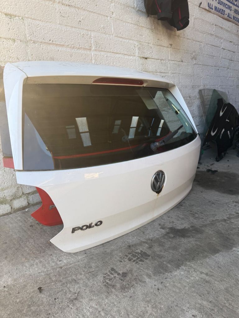 Volkswagen Polo 09 - 17 White Bootlid With Spoiler 