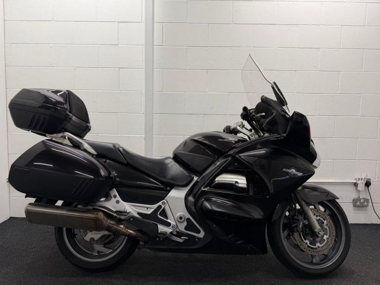 HONDA ST1300 PAN EUROPEAN ABS ** FUEL GAUGE - CENTER STAND - 12 MONTHS MOT **