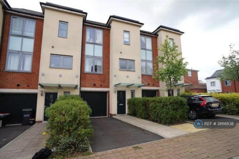 4 bedroom house in Wellesley Corner, Northfleet, Gravesend, DA11 (4 bed) (#2866838)