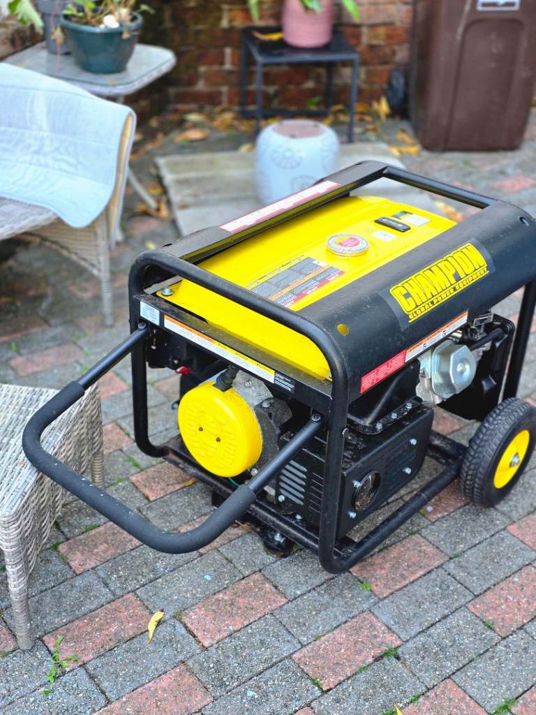Champion CPG9000E2 8000W Petrol Generator - Electric & Remote Start - Low Hours