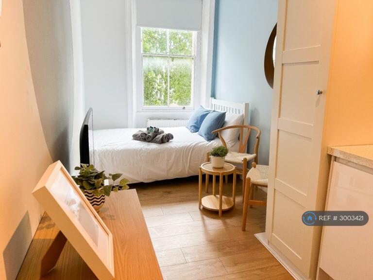 Studio flat in Kensington Garden Square, London, W2 (#3003421)