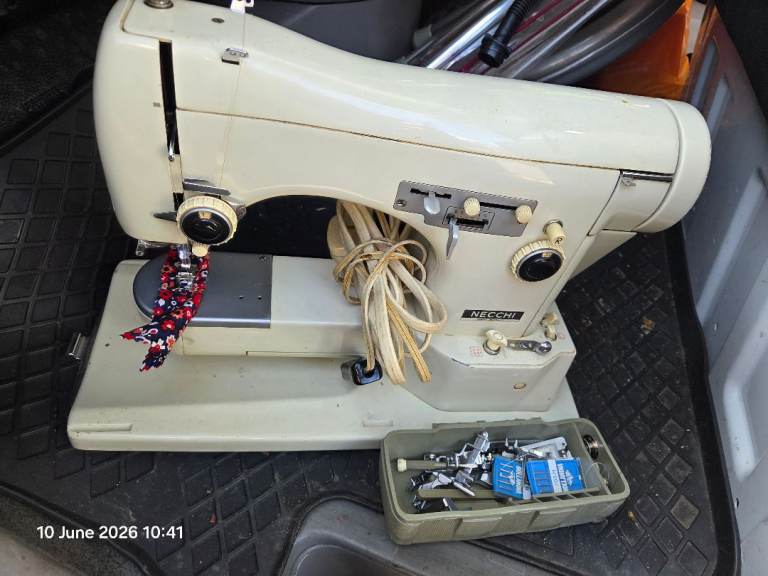 Neechi sewing machine 