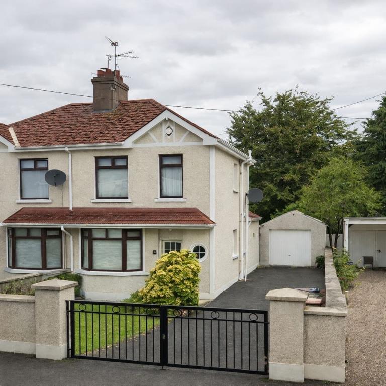 Spacious 3 bedroom semi-detached property to rent - Lurgan Road, Portadown
