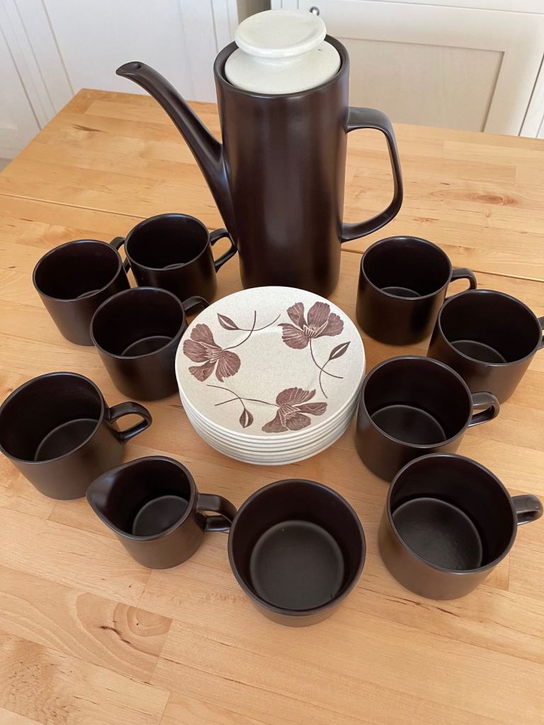 Meakin Whispering Coffee Set. VGC. Rarely used. For collection