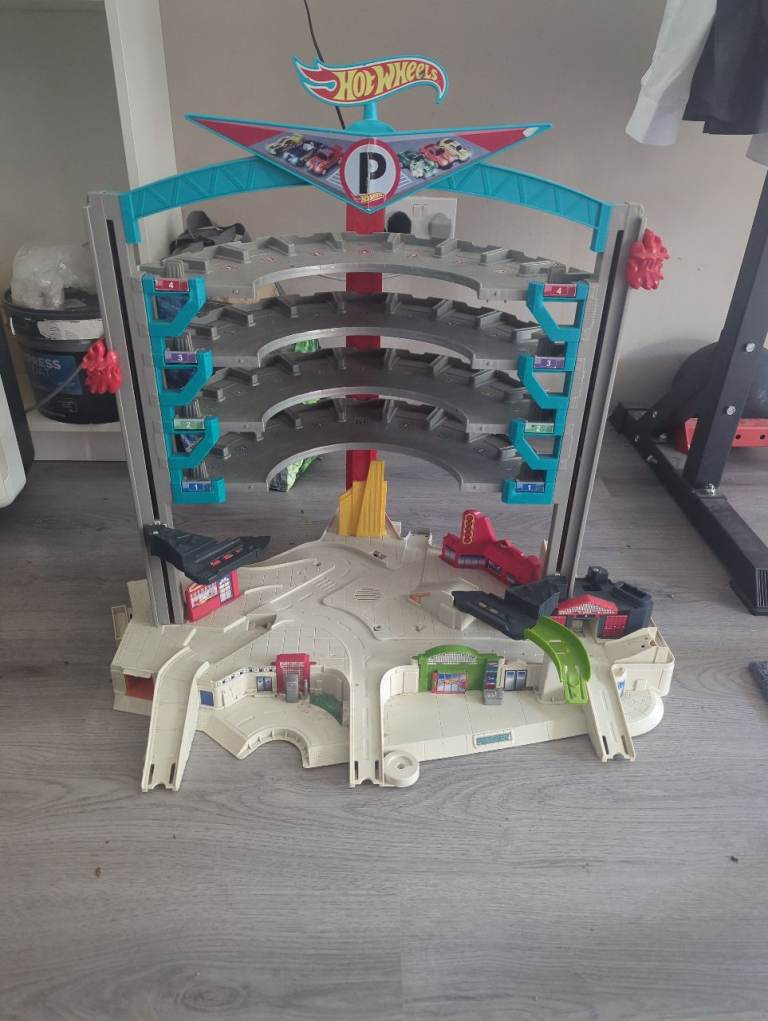 Hot Wheels Car Garage