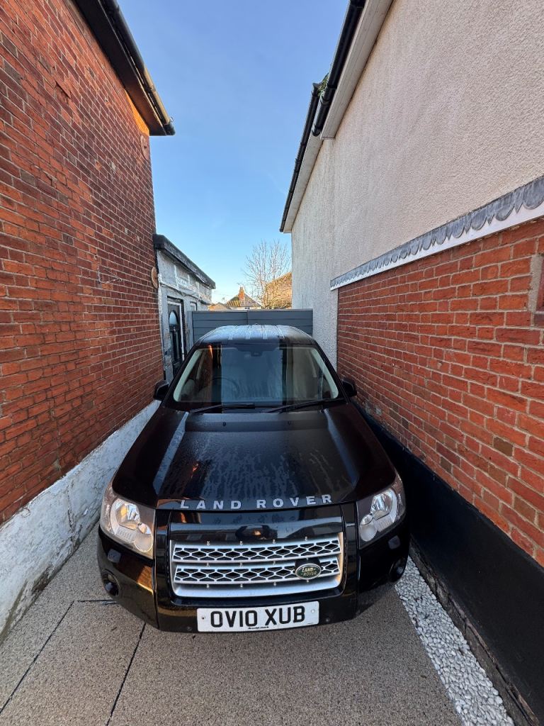 Land Rover, FREELANDER, Estate, 2010, Manual, 2179 (cc), 5 doors
