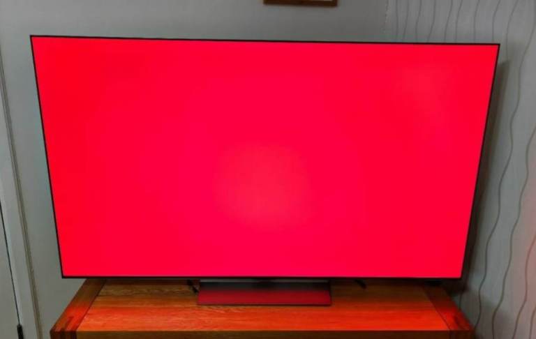 LG C2 65" OLED evo 4K Smart TV – AI-Powered α9 Gen 5 Processor – Excellent Condition