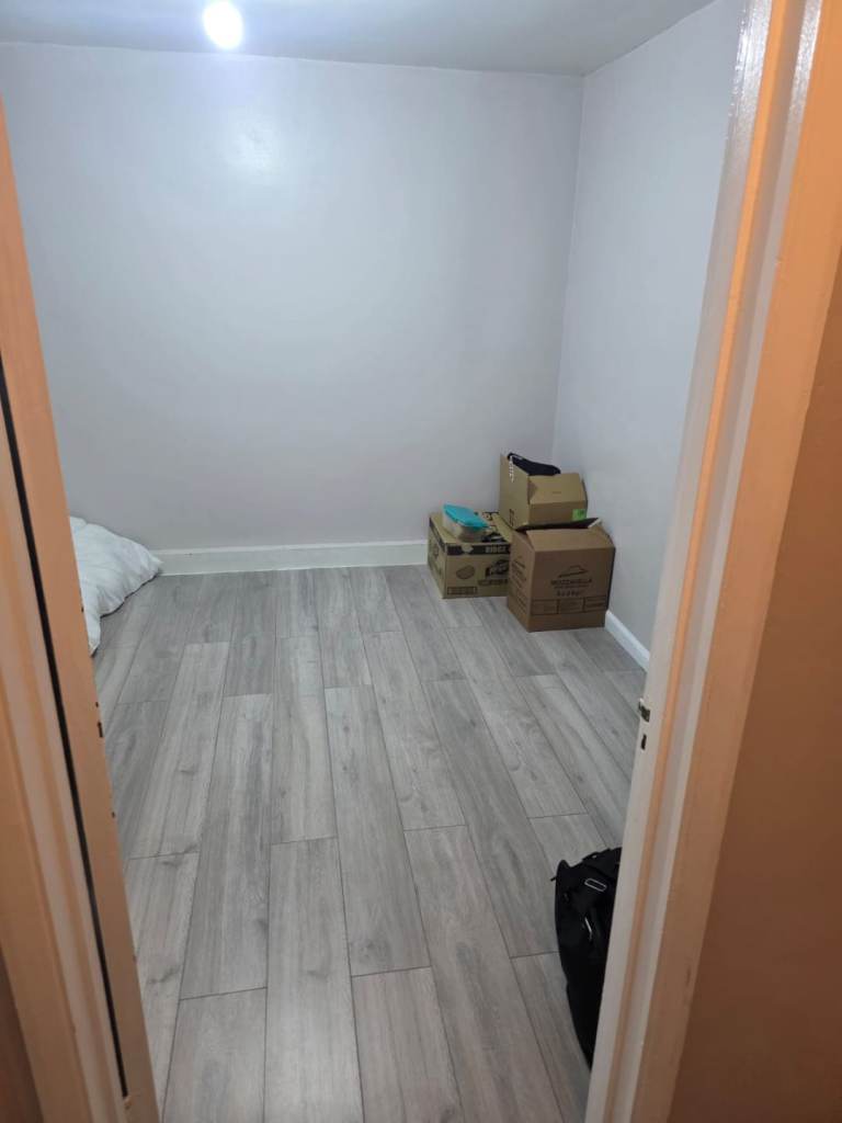 Room For Rent center of Feltham, Twickenham and HamptonTw136