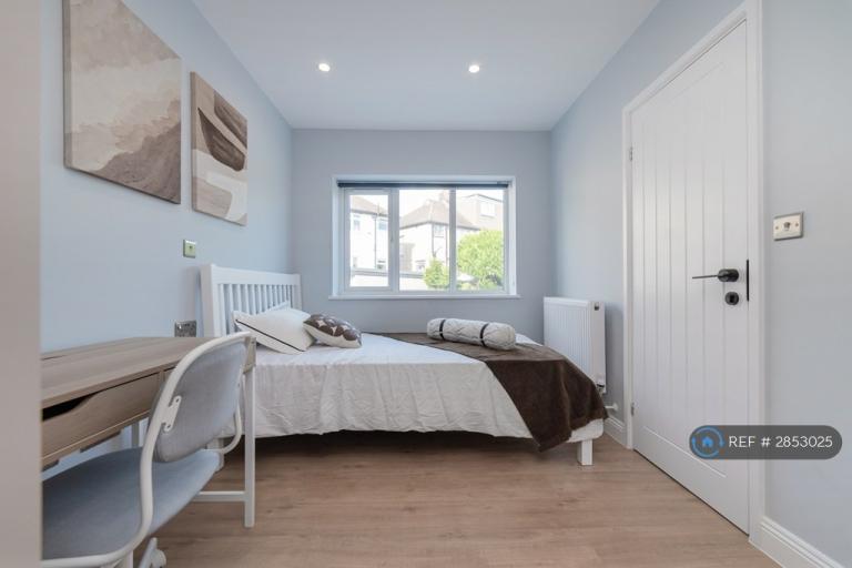 1 bedroom in Hallmead Road, Sutton, SM1 (#2853025)