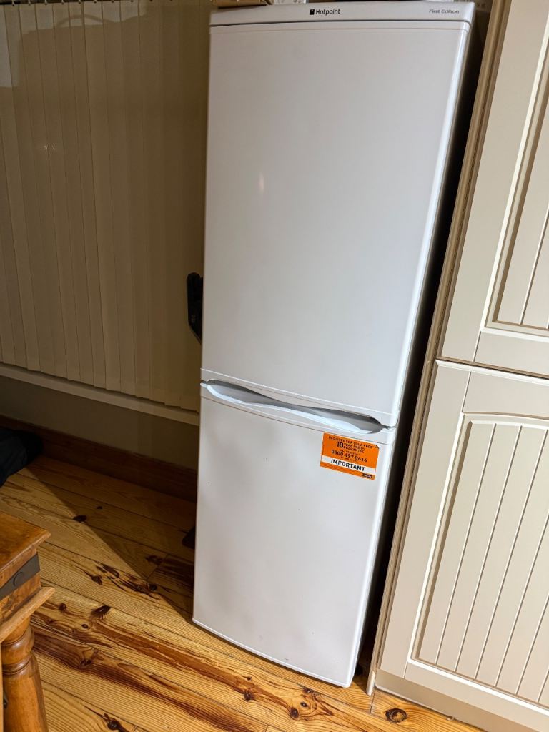 White Hotpoint Freestanding Fridge Freezer - Good Condition