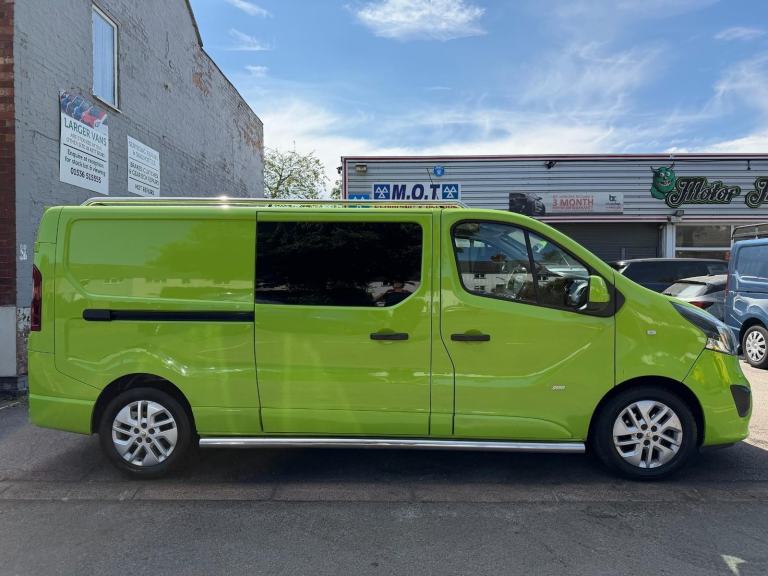 Vauxhall Vivaro 1.6 CDTi 2900 BiTurbo ecoFLEX Sportive 6 Seat LWB Cre... 2015/15