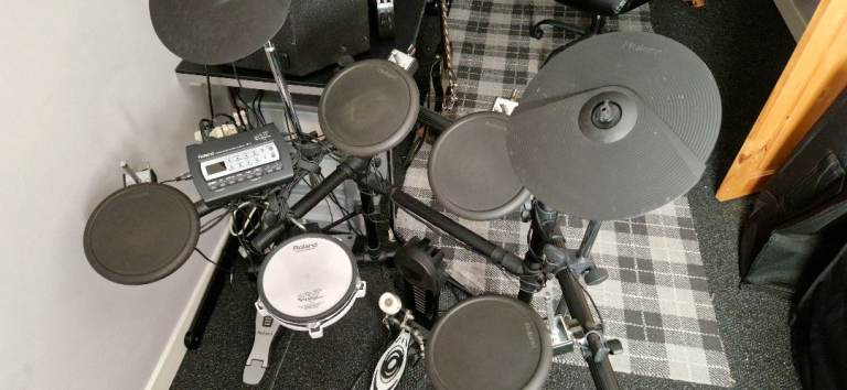 Roland V Drums TD3 (electronic drum kit)