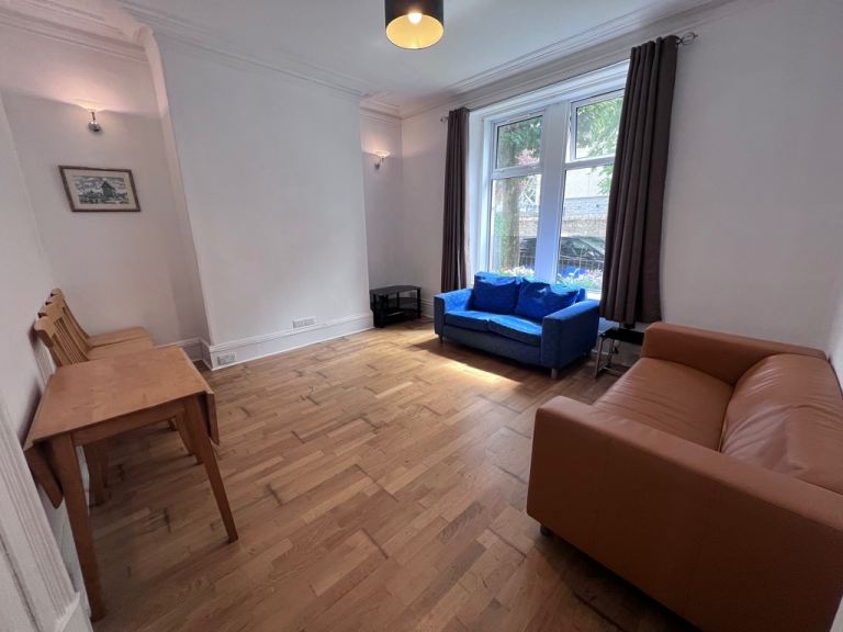 1 Bedroom Flat to Rent in Rosemount Area 