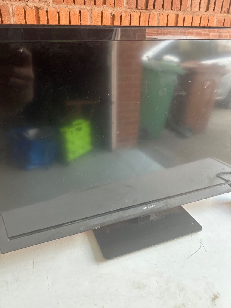 Sharp LCD colour TV Model 24BCOK HDMI