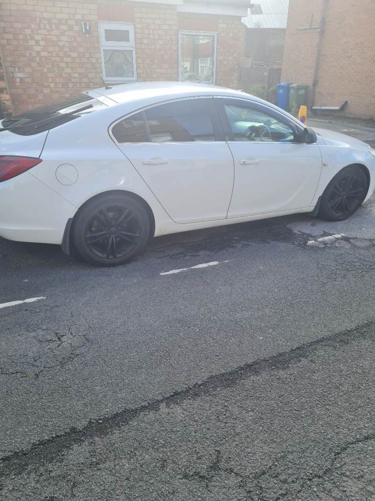 Vauxhall, INSIGNIA, Hatchback, 2011, Manual, 1956 (cc), 5 doors