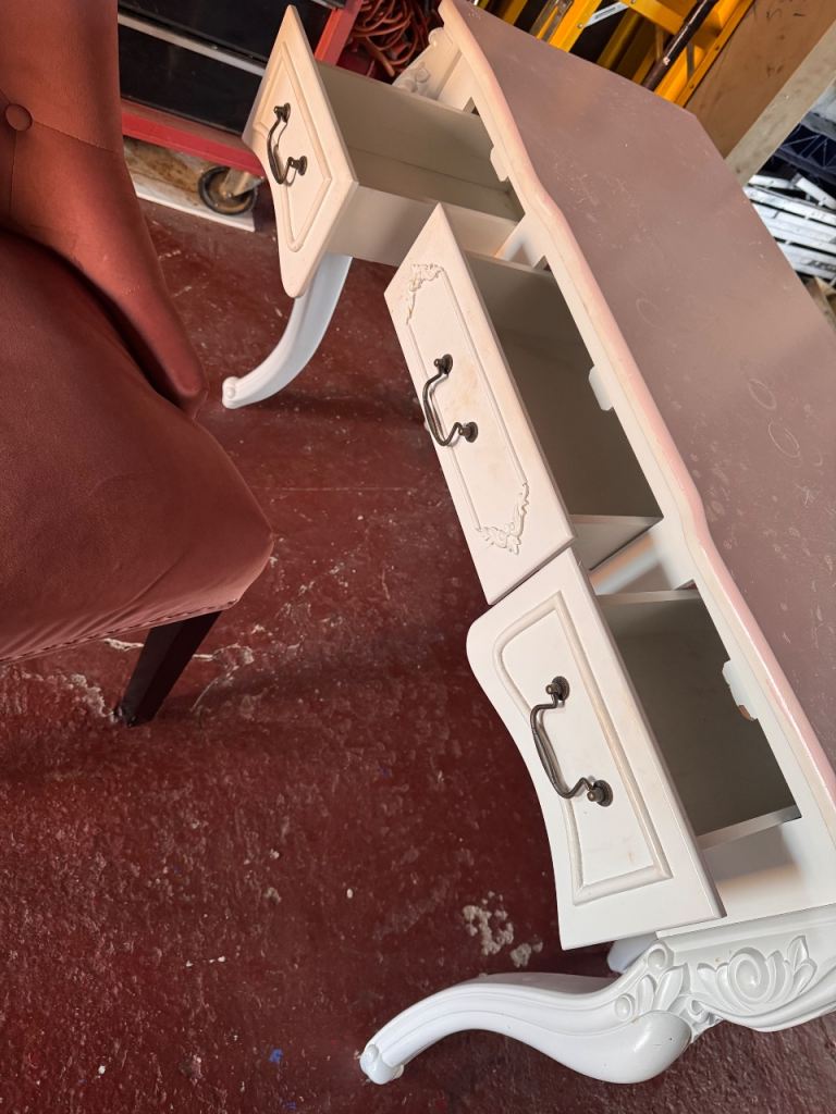 Dressing table and chair 