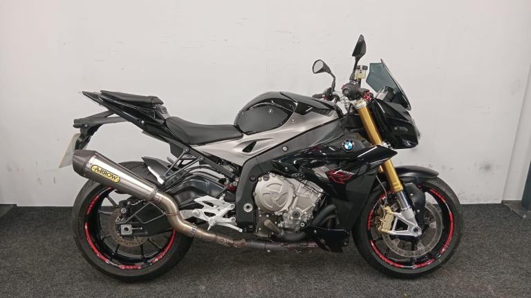 BMW S1000R ** 12 MONTH MOT - ARROW EXHAUST - QUICKSHIFTER **