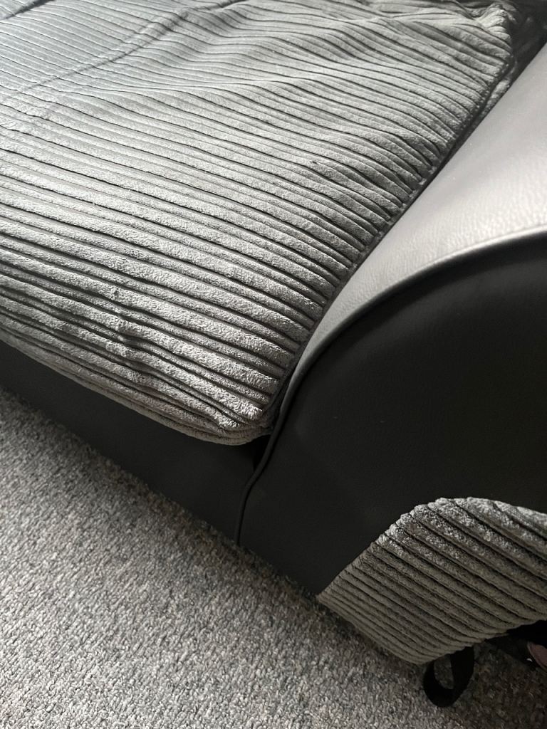 Cuddle chair (large armchair)