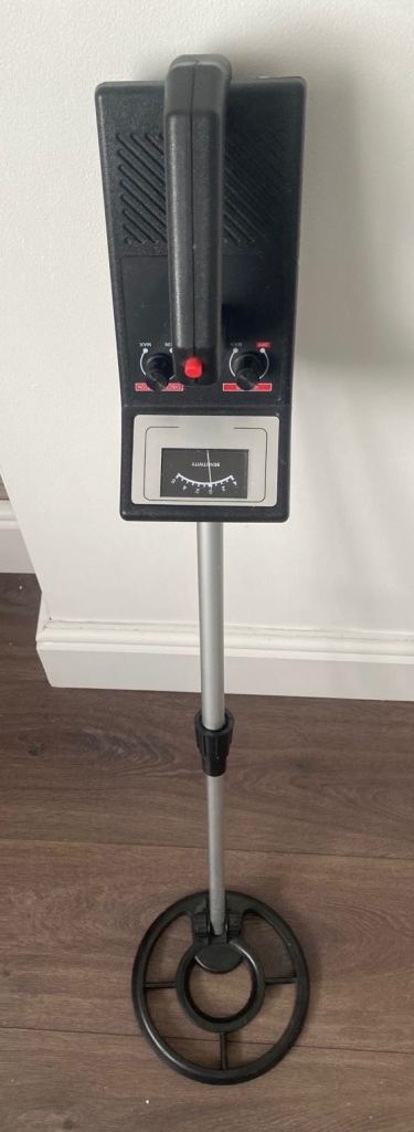 Underground Metal Detector – Good Condition, with Manual