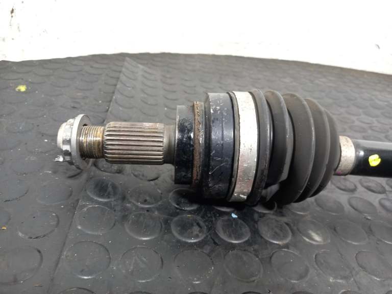Bmw 1 Series Driveshaft O/S 2011-2019 1.5l 8 [Mvr:Speed] Automatic Rh