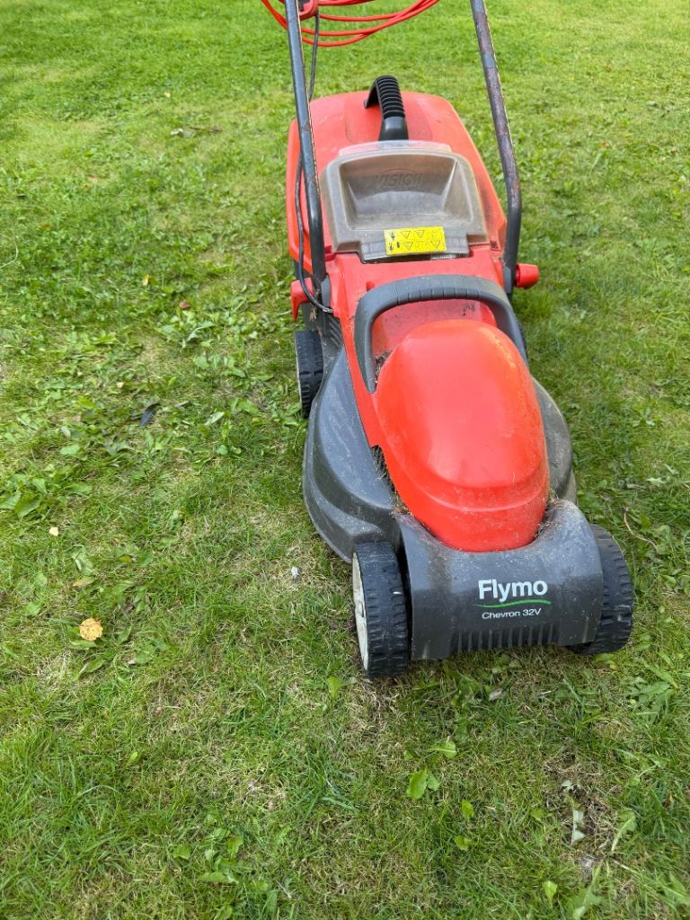 Flymo Chevron 32V