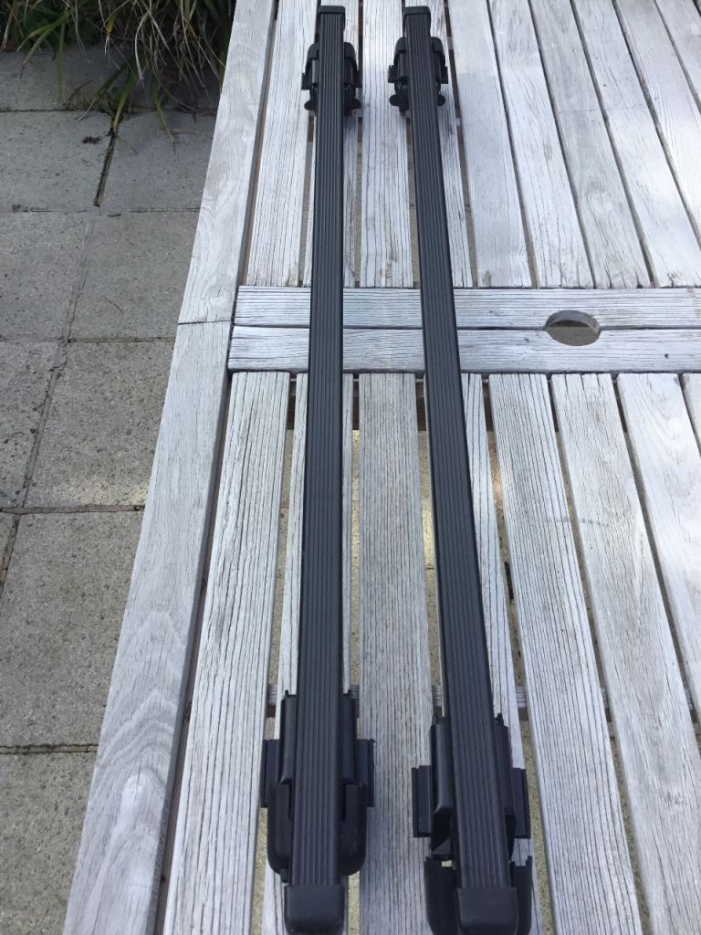 CAR ROOF BARS.