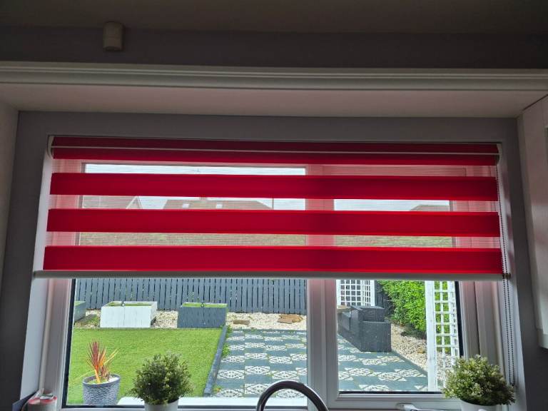 Red Day and Night Roller Blind – Good Condition £20 