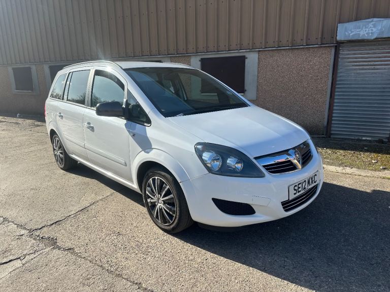 Vauxhall Zafira 2012 1.6 petrol 1 year MOT 7 seater immaculate car 
