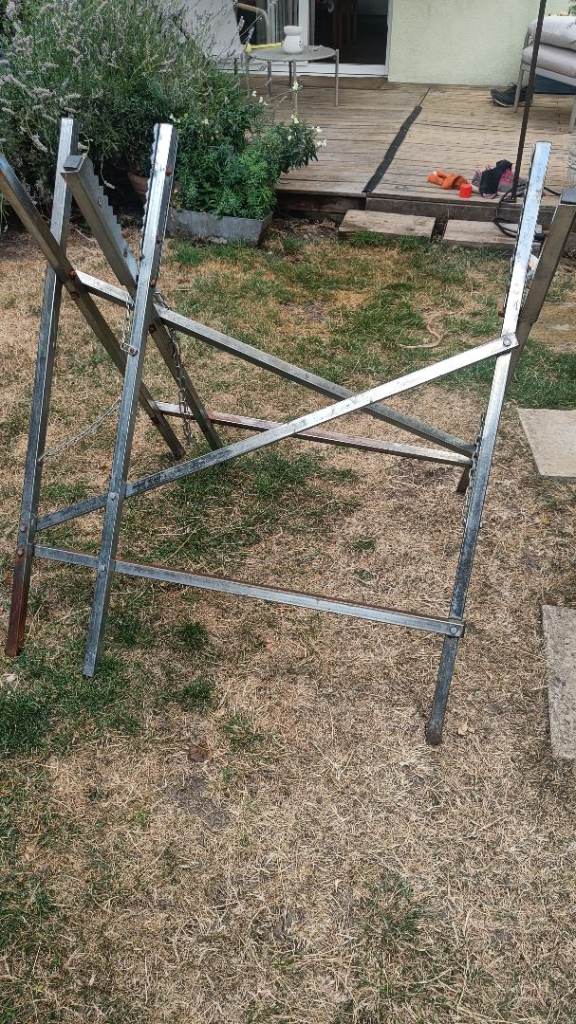 Log cutting stand 
