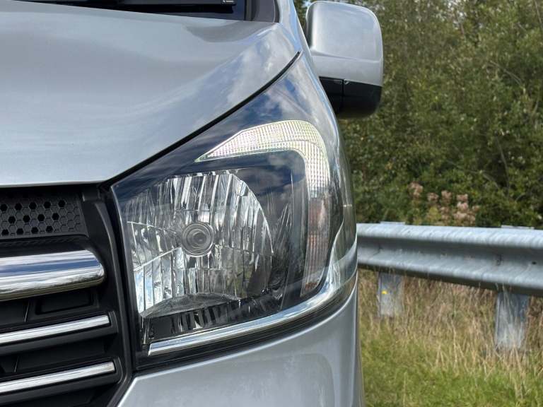 VAUXHALL VIVARO 1.6 CDTi 2700 BiTurbo ecoFLEX Sportive 2015