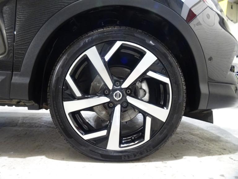 2019 Nissan Qashqai 1.3 DiG-T Tekna 5dr **LOW MILEAGE*ONLY 37000 MILES FROM NEW** HATCHBACK Petro...