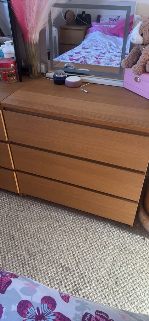 Chest of drawers