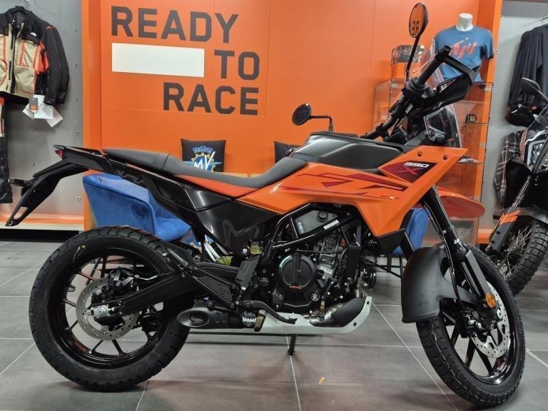 KTM Adventure 390 X, NEW white in stock, orange expected soon