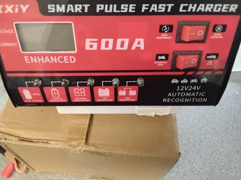 Vehicle heavy duty battery charger 12v or 24v 600a fast charger 