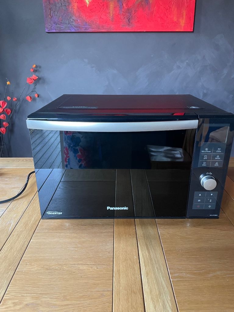 Microwave combination Oven, Microwave, grill and convection.