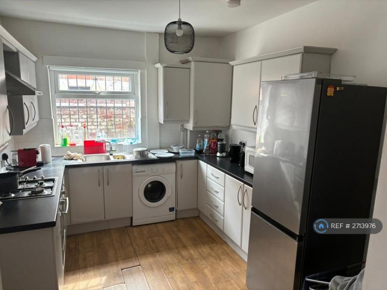 4 bedroom house in Moseley Road, Manchester, M14 (4 bed) (#2713976)