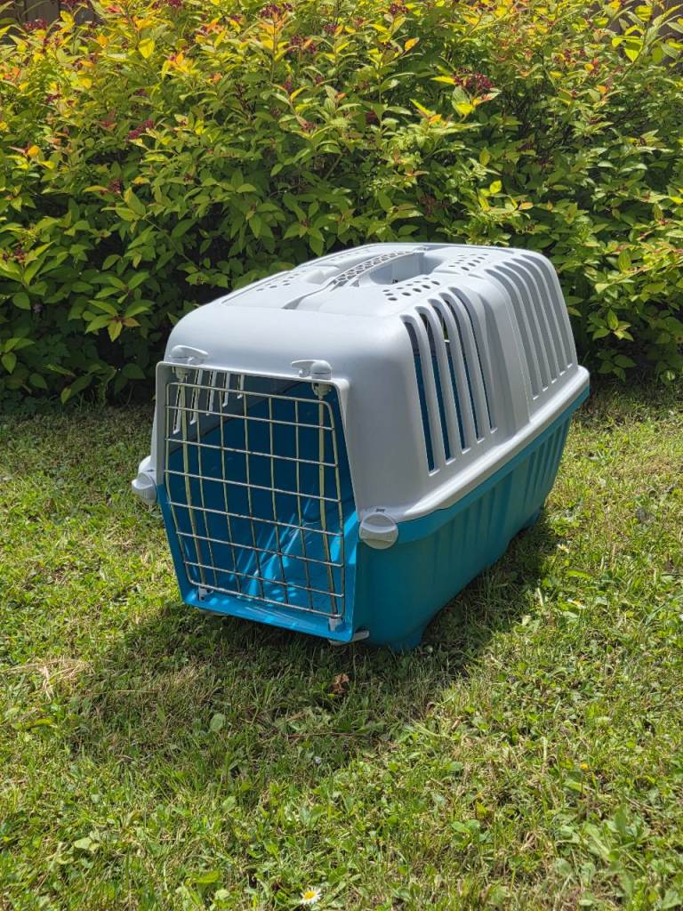 Cat carrier 